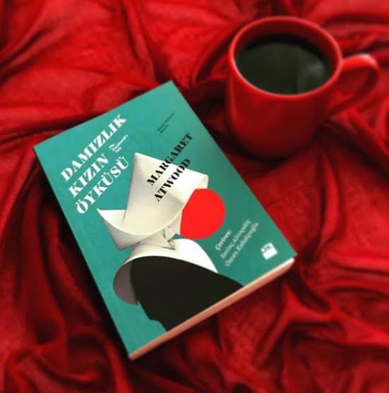 DİSTOPYA MI GELECEĞİN HABERCİSİ Mİ: DAMIZLIK KIZIN ÖYKÜSÜ